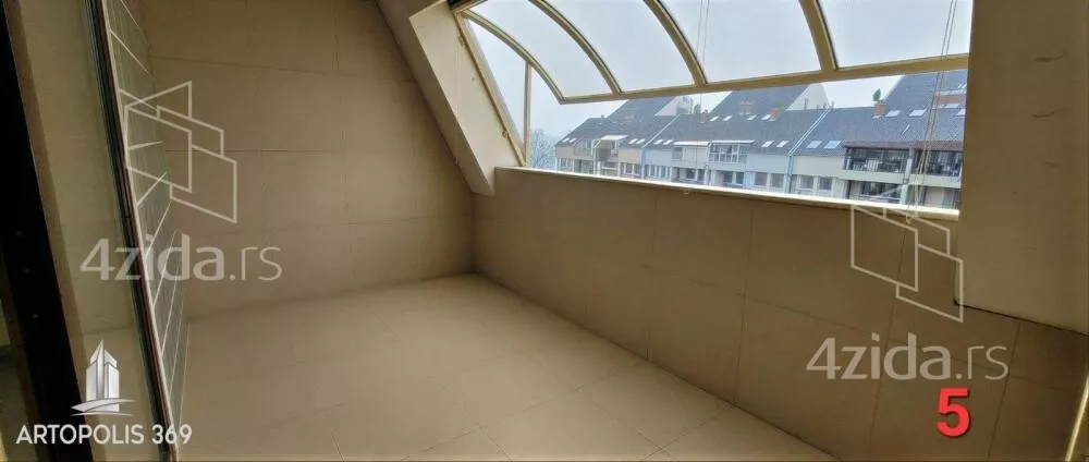 Petosoban stan | 4zida