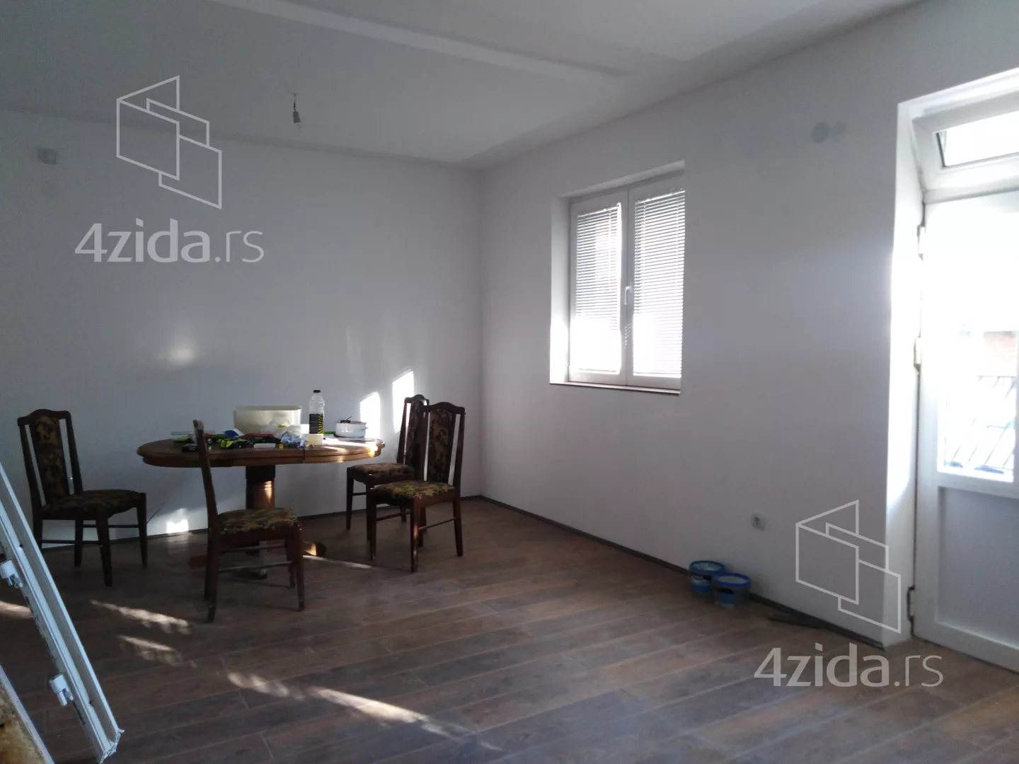 Troiposoban stan | 4zida