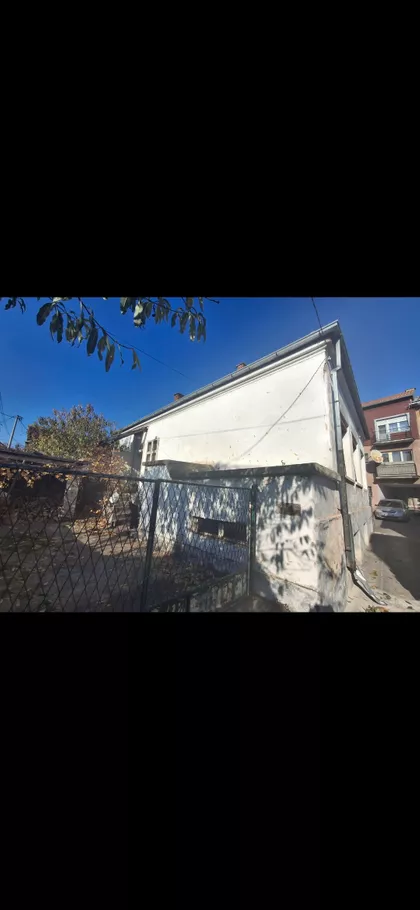 Varnička 17 | 4zida.rs
