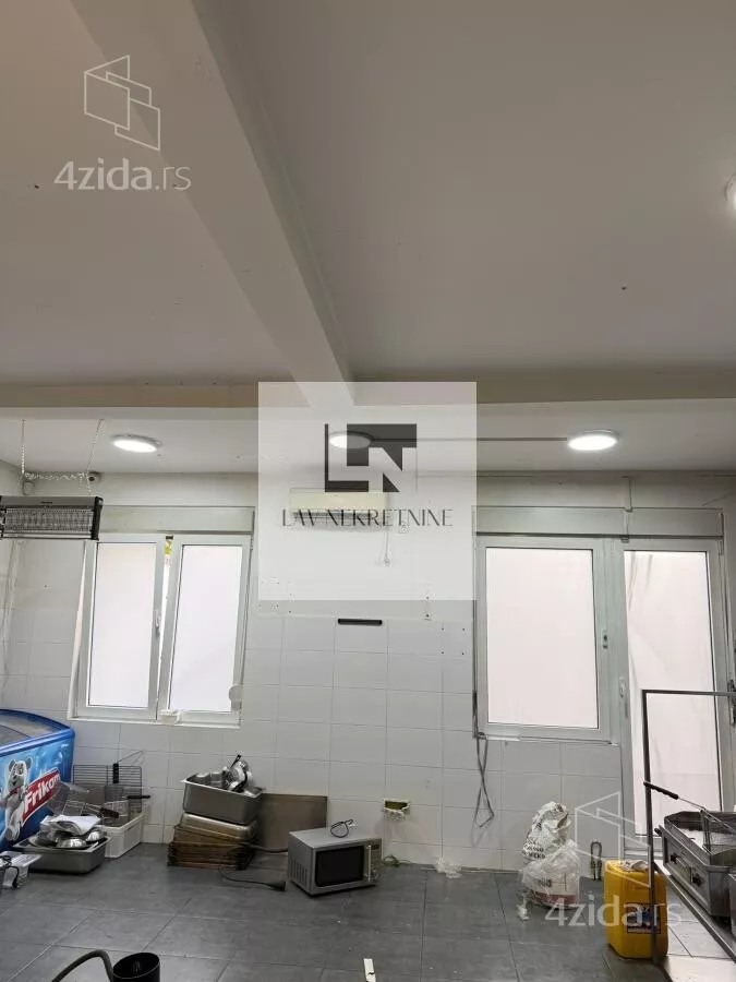 Poslovni prostor | 4zida