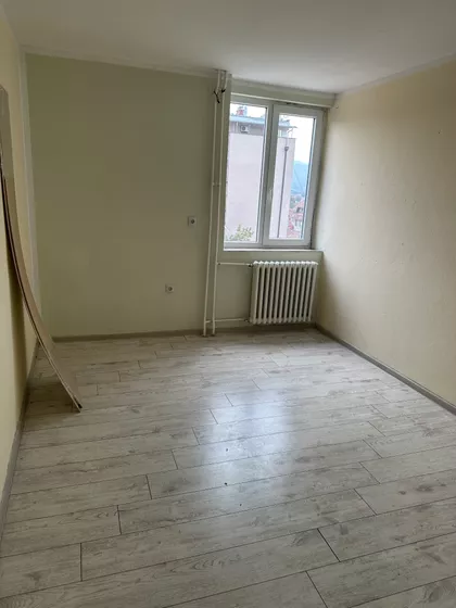 Olge Milutinović | 4zida.rs