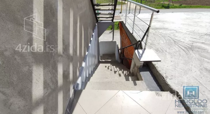 Poslovni prostor | 4zida