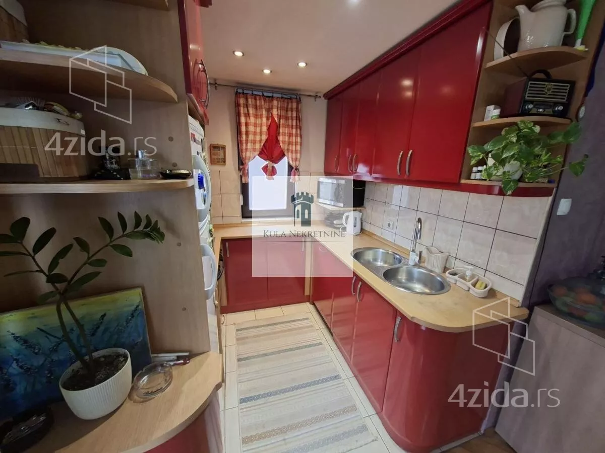 Troiposoban stan | 4zida