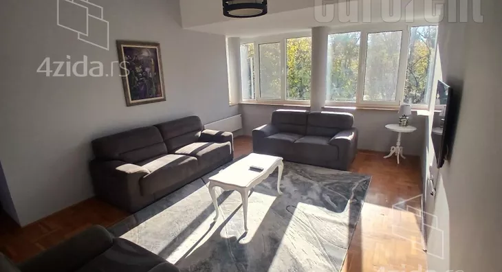 Šestosoban stan | 4zida