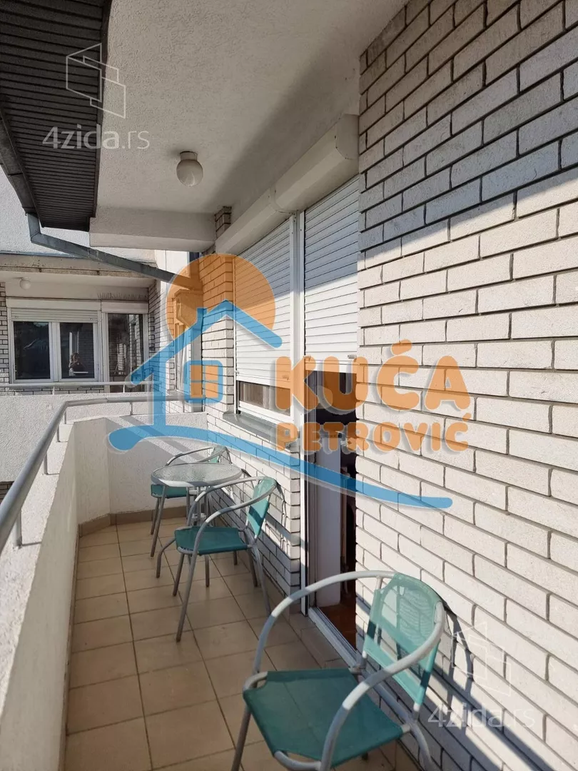 Troiposoban stan | 4zida