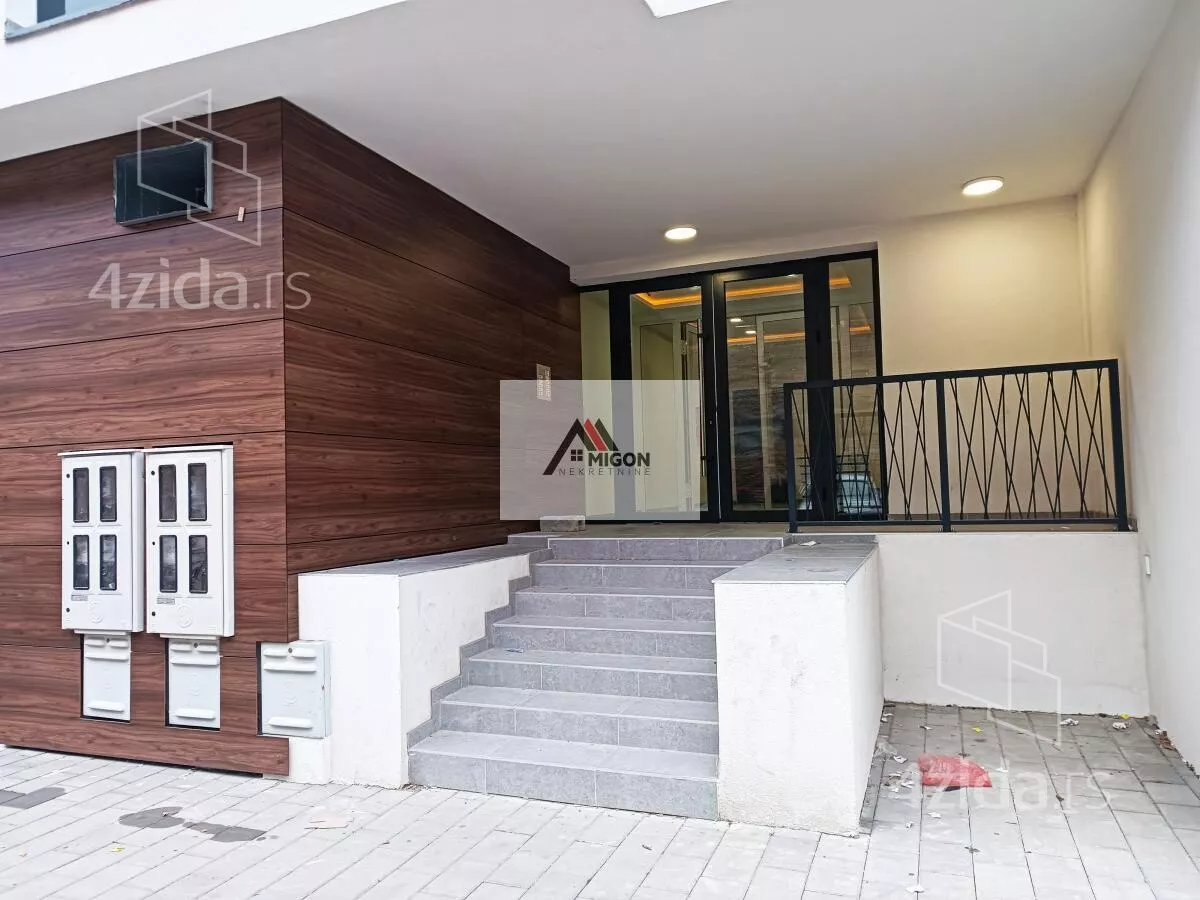 Troiposoban stan | 4zida