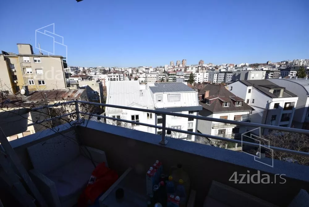 Četvoroiposoban stan | 4zida