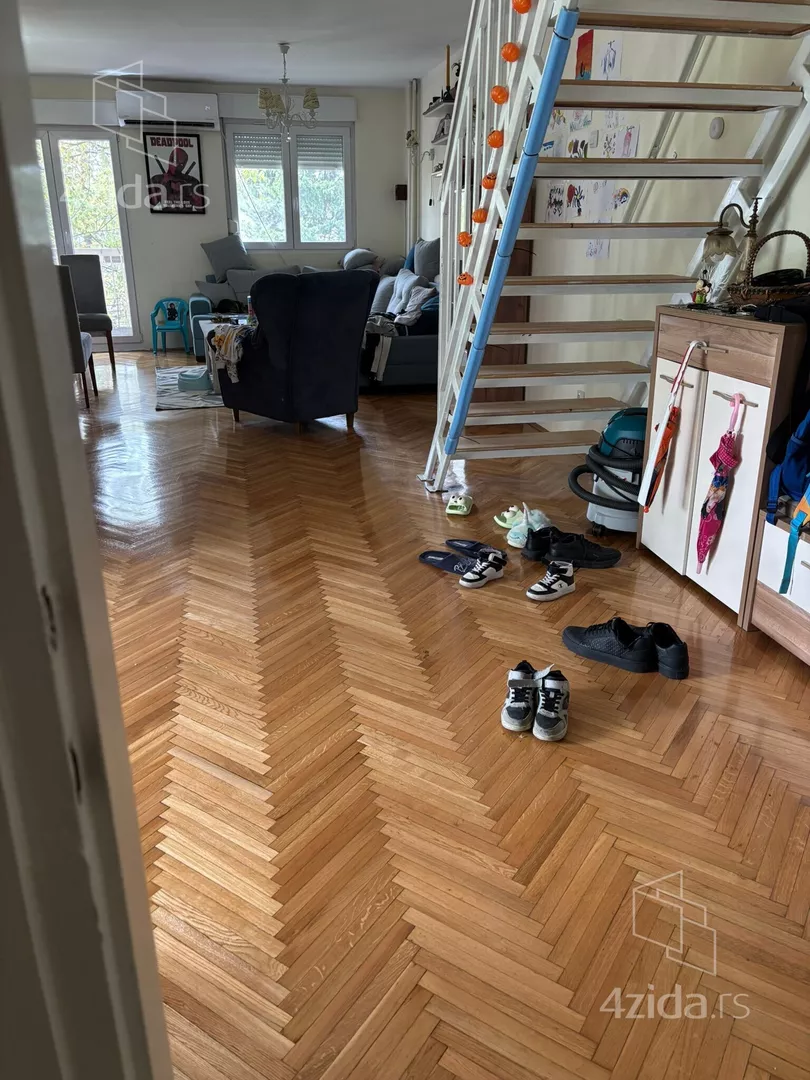 Petosoban stan | 4zida