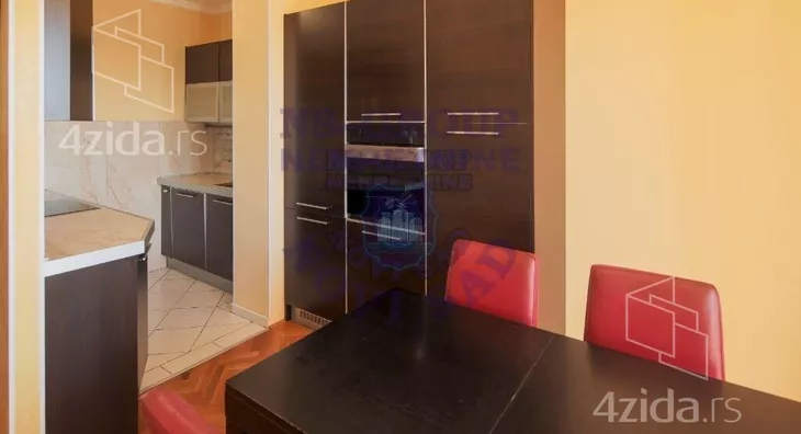 Četvoroiposoban stan | 4zida