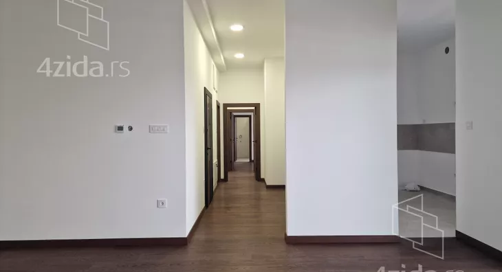 Petosoban stan | 4zida