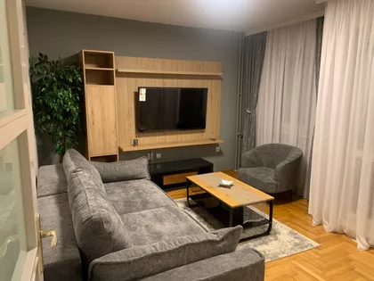 Bogdana Tirnanića | 4zida.rs