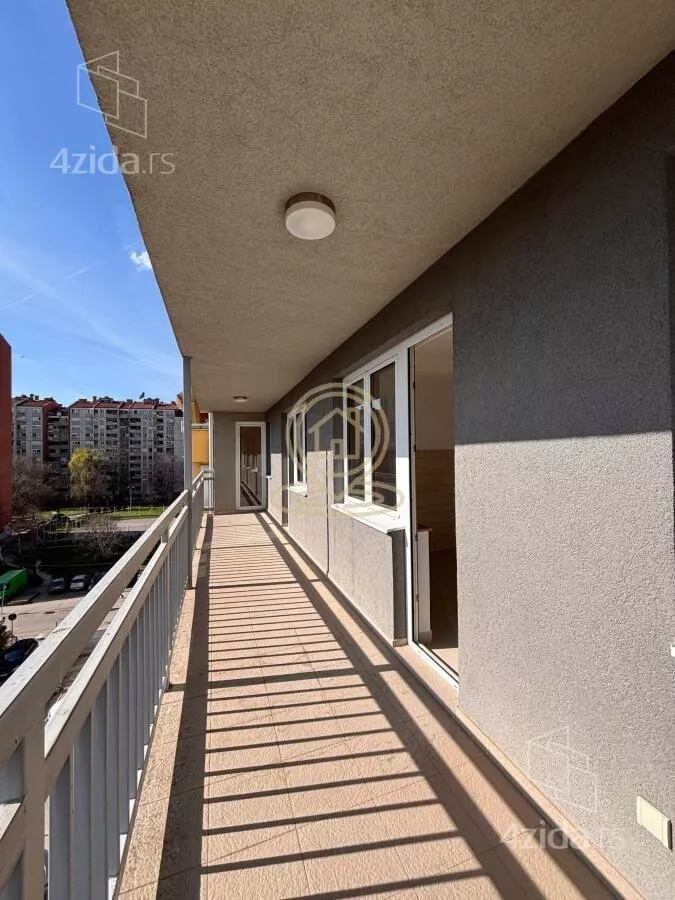 Petosoban stan | 4zida