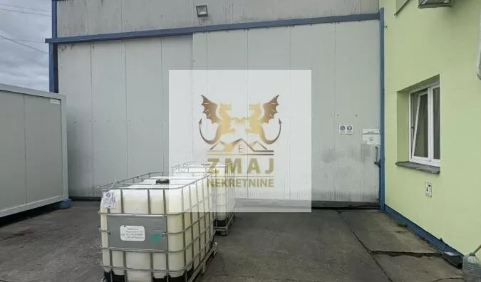 Poslovna zgrada | 4zida