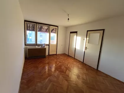 Vojna Bolnica | 4zida.rs