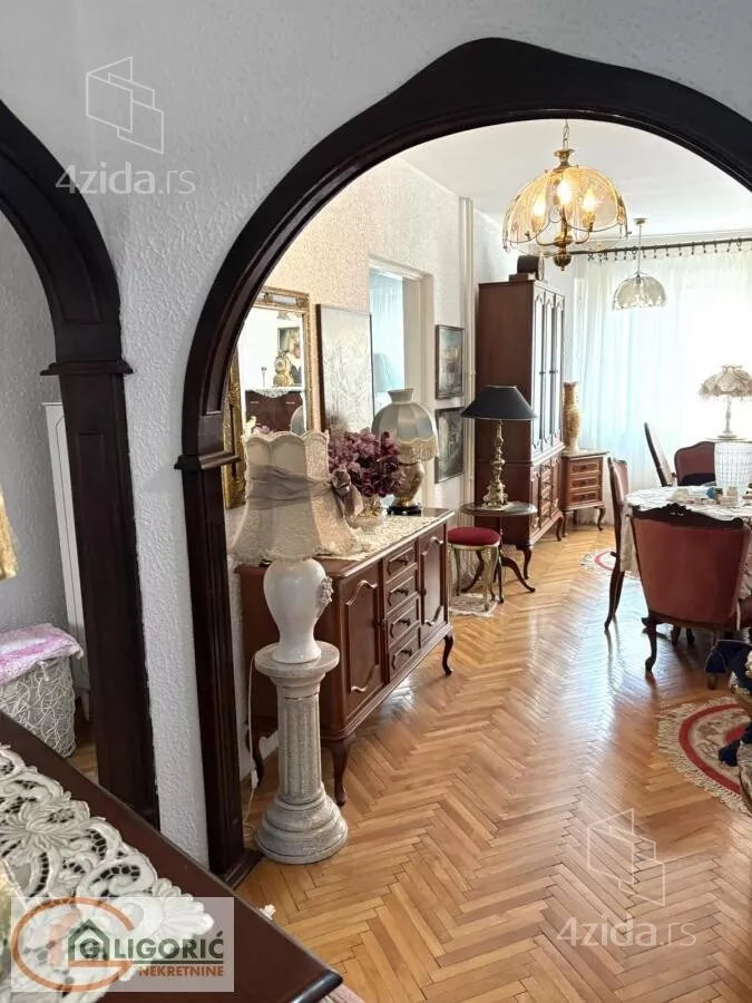 Dvoiposoban stan | 4zida