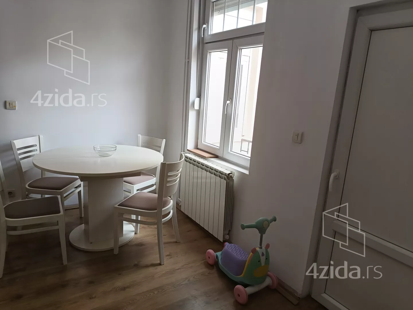 Četvoroiposoban stan | 4zida