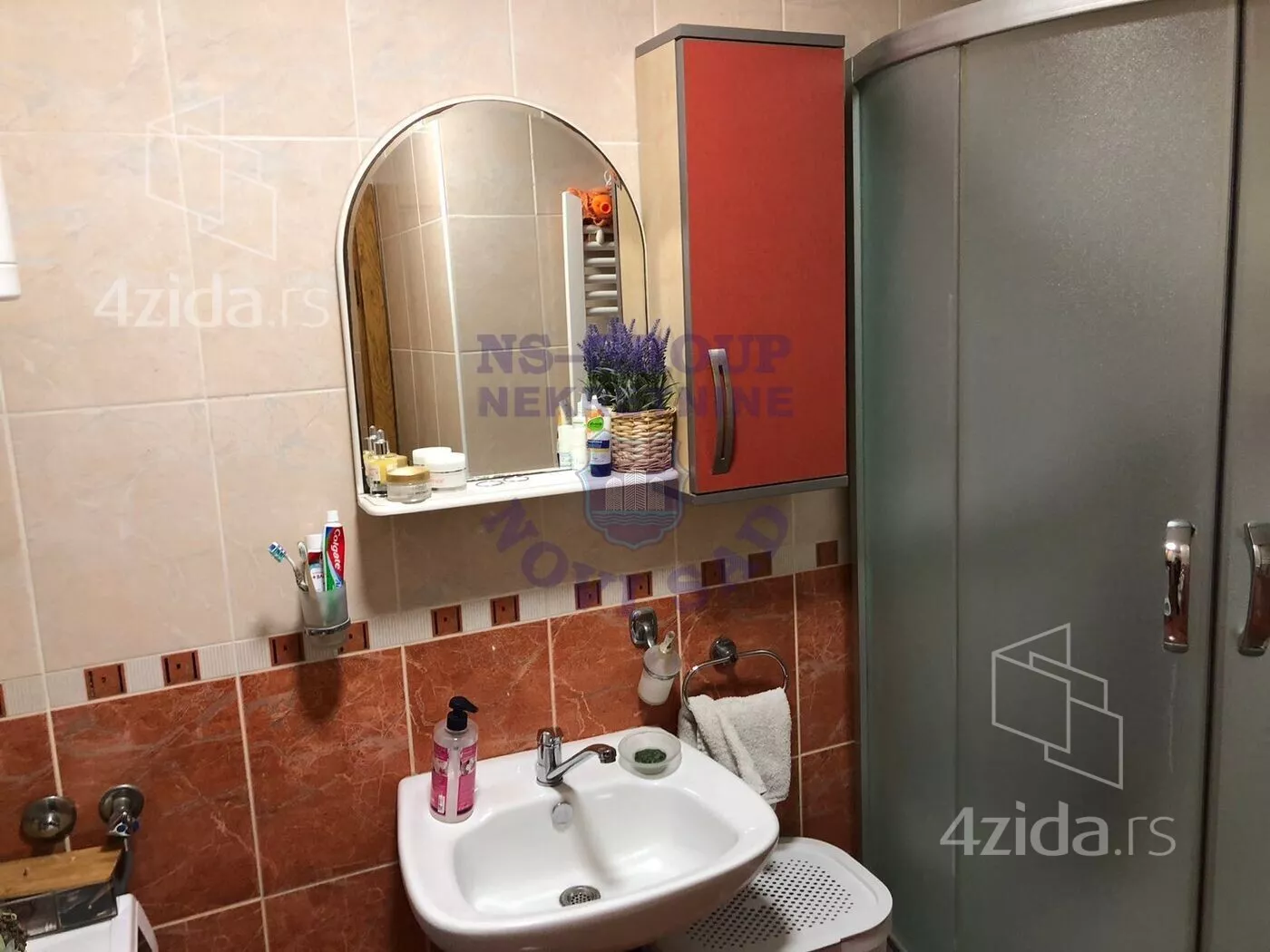 Šestosoban stan | 4zida