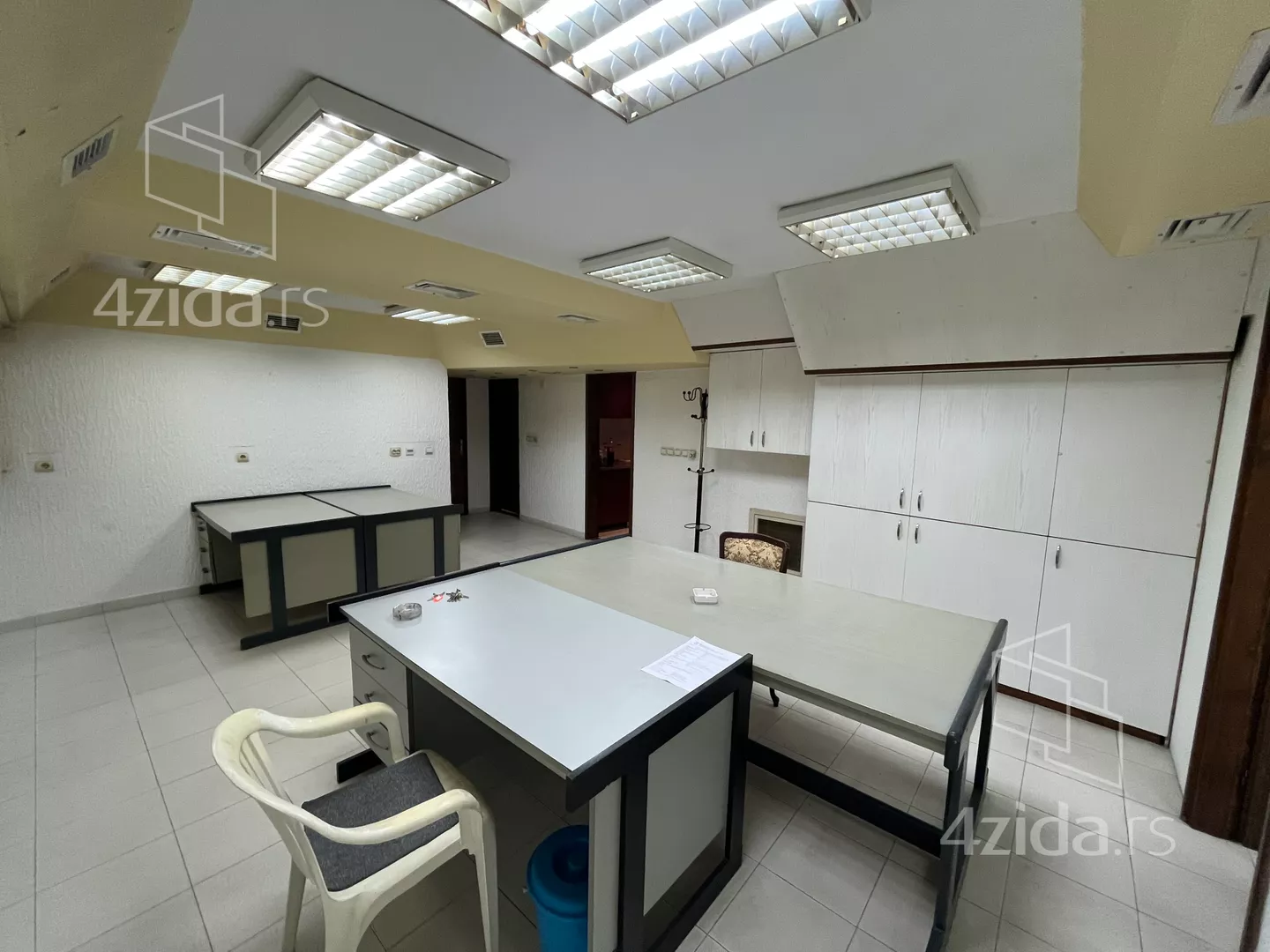 Lokal | 4zida