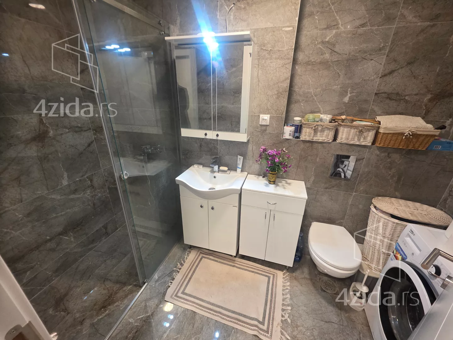 Dvoiposoban stan | 4zida