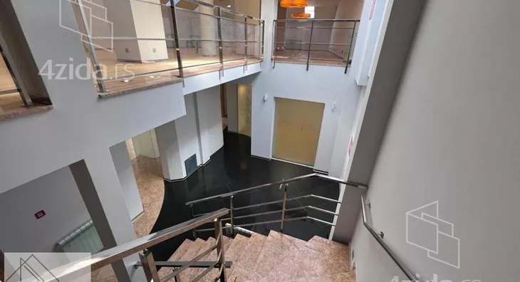 Poslovni prostor | 4zida