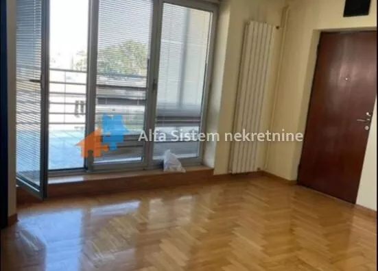 Šestosoban stan | 4zida