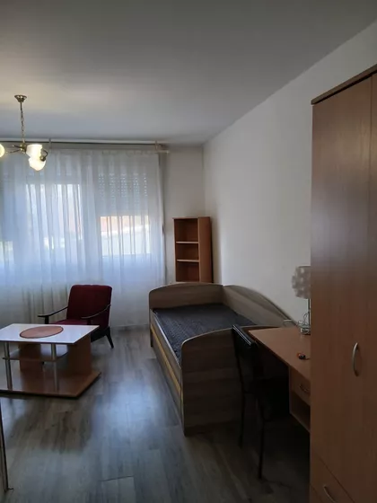 Segedinski Put 17 | 4zida.rs