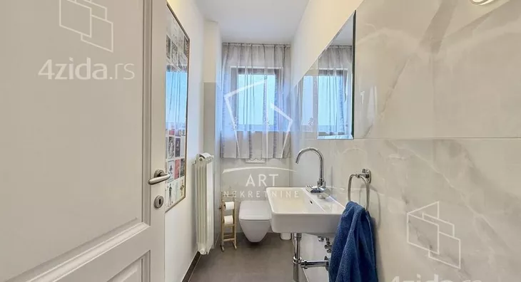 Četvoroiposoban stan | 4zida