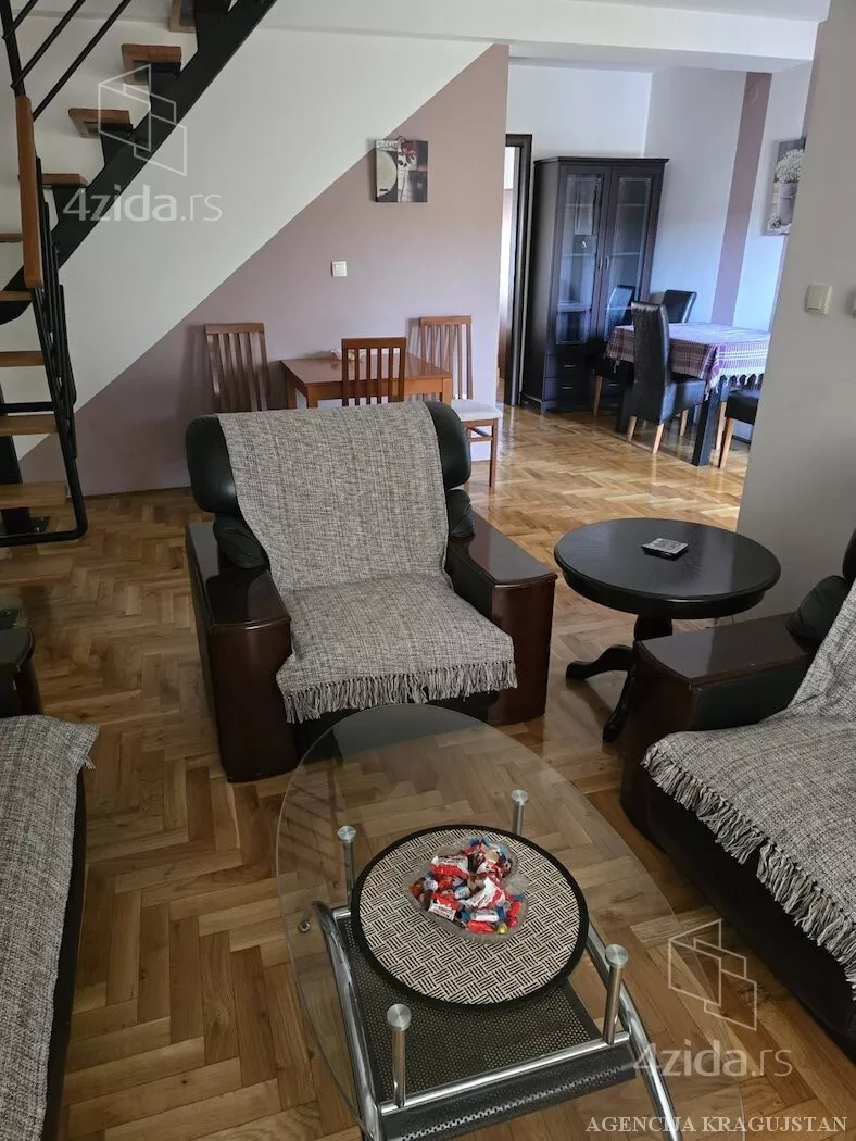 Petosoban stan | 4zida