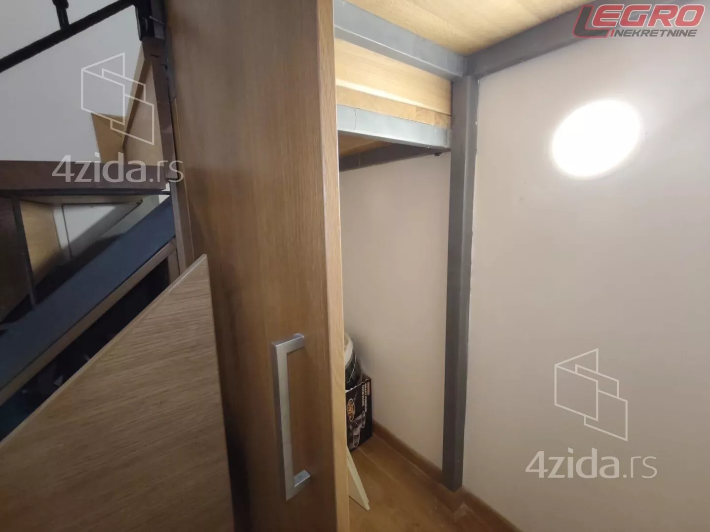 Petosoban stan | 4zida