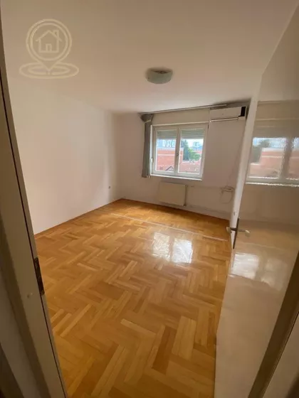 Crveni Krst | 4zida.rs