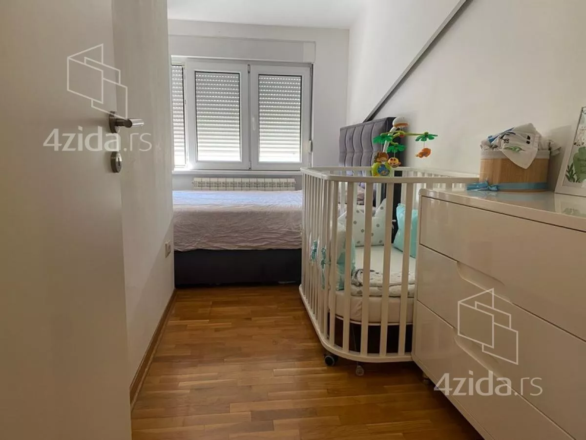 Troiposoban stan | 4zida