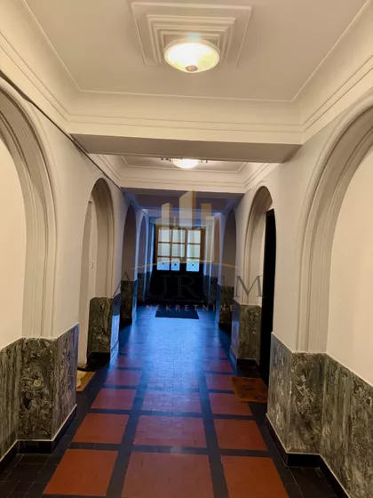 Milana Kašanina | 4zida.rs