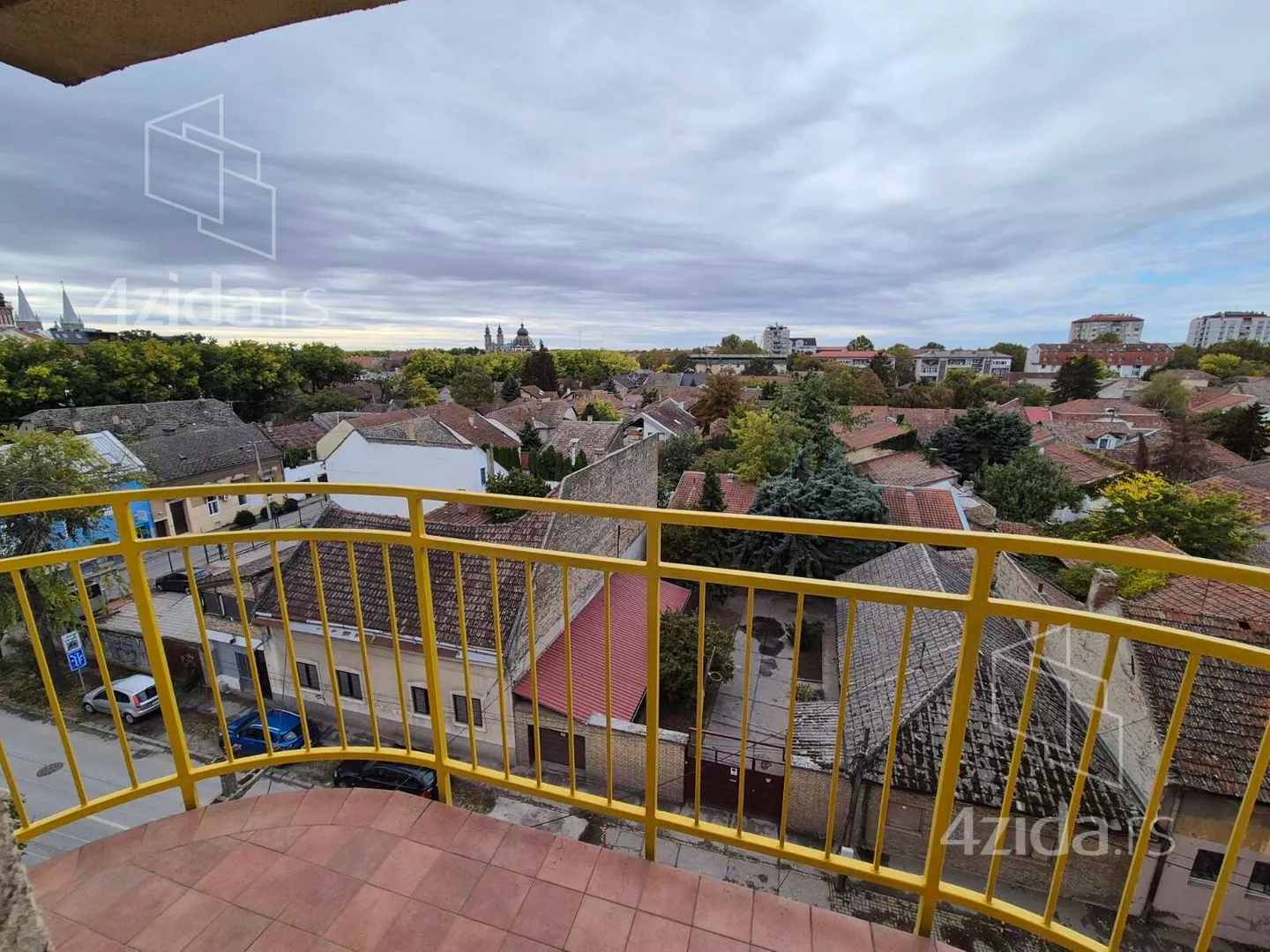 Troiposoban stan | 4zida