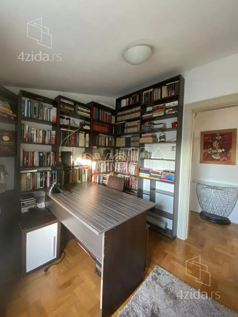 Šestosoban stan | 4zida