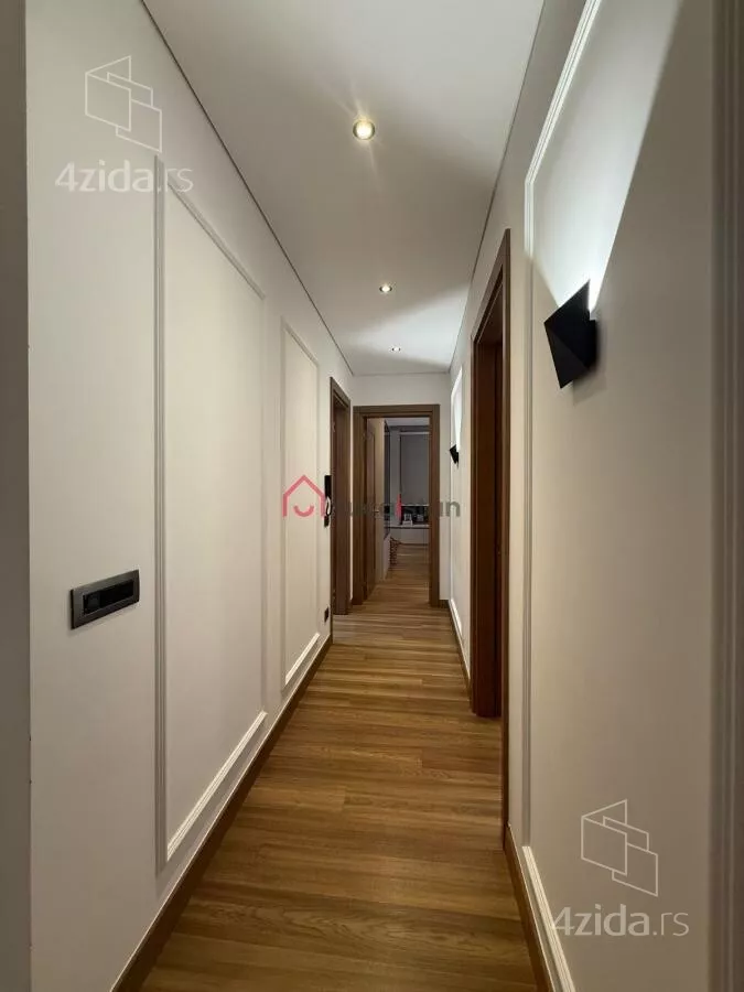 Petosoban stan | 4zida