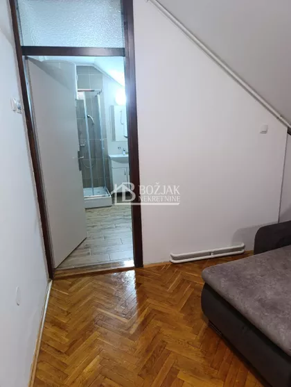 Gimnazijska | 4zida.rs