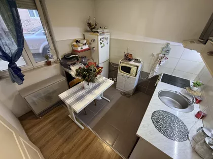 Vojna Bolnica | 4zida.rs