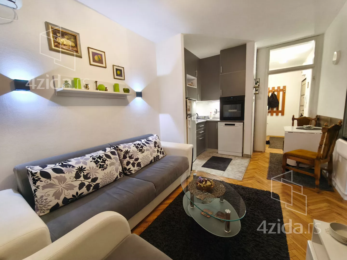 Jednoiposoban stan | 4zida