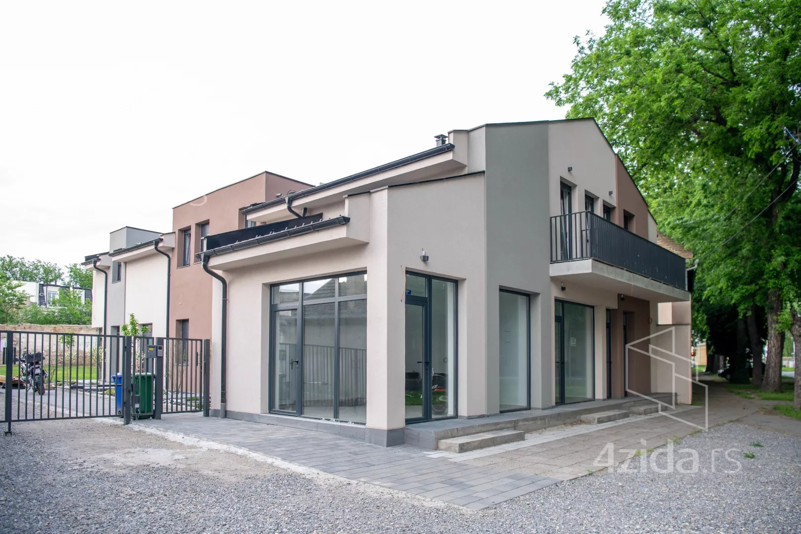 Poslovni prostor | 4zida