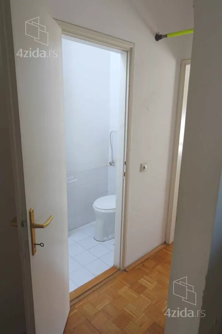 Šestosoban stan | 4zida
