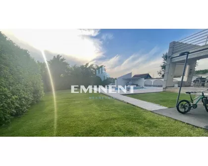 Stari Banovci | 4zida.rs