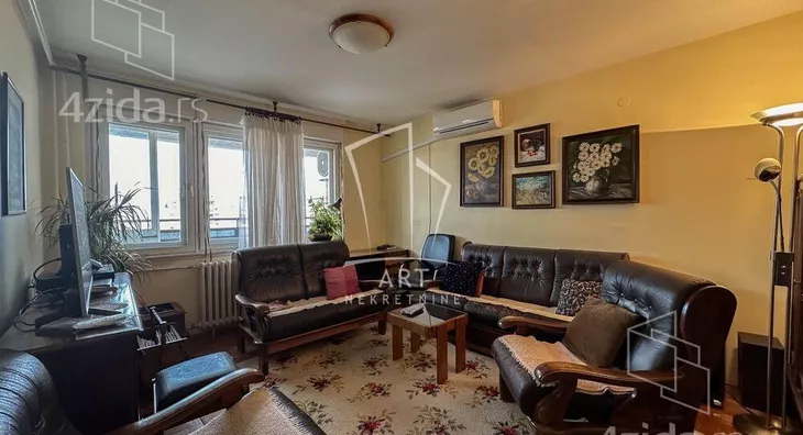 Troiposoban stan | 4zida