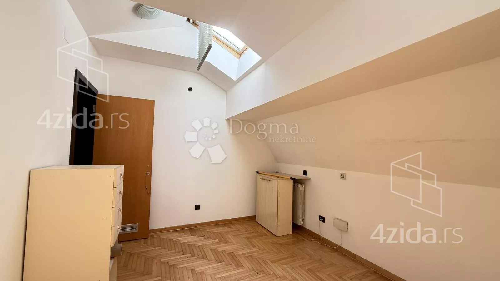 Šestosoban stan | 4zida