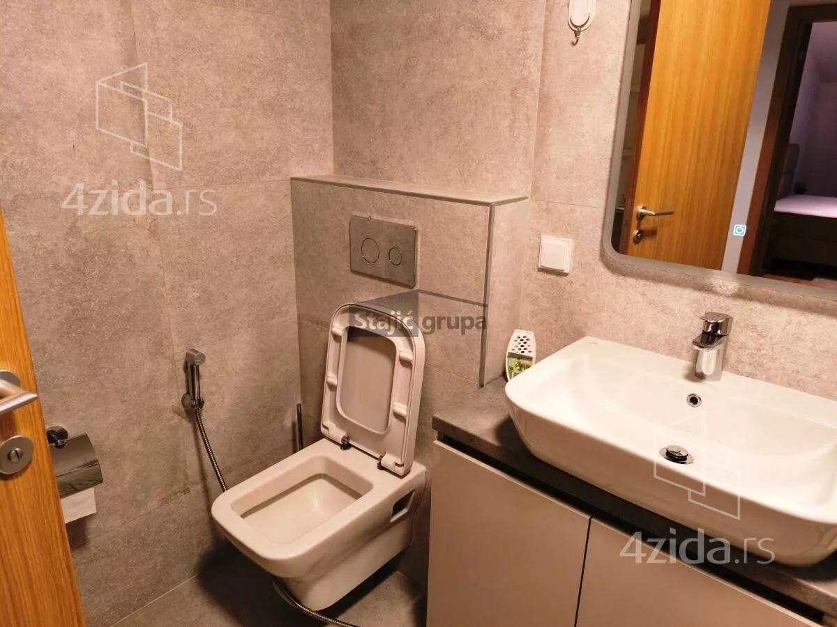 Petosoban stan | 4zida