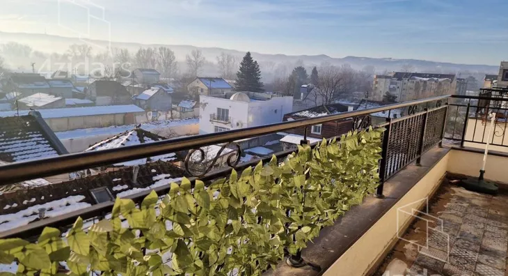 Petosoban stan | 4zida