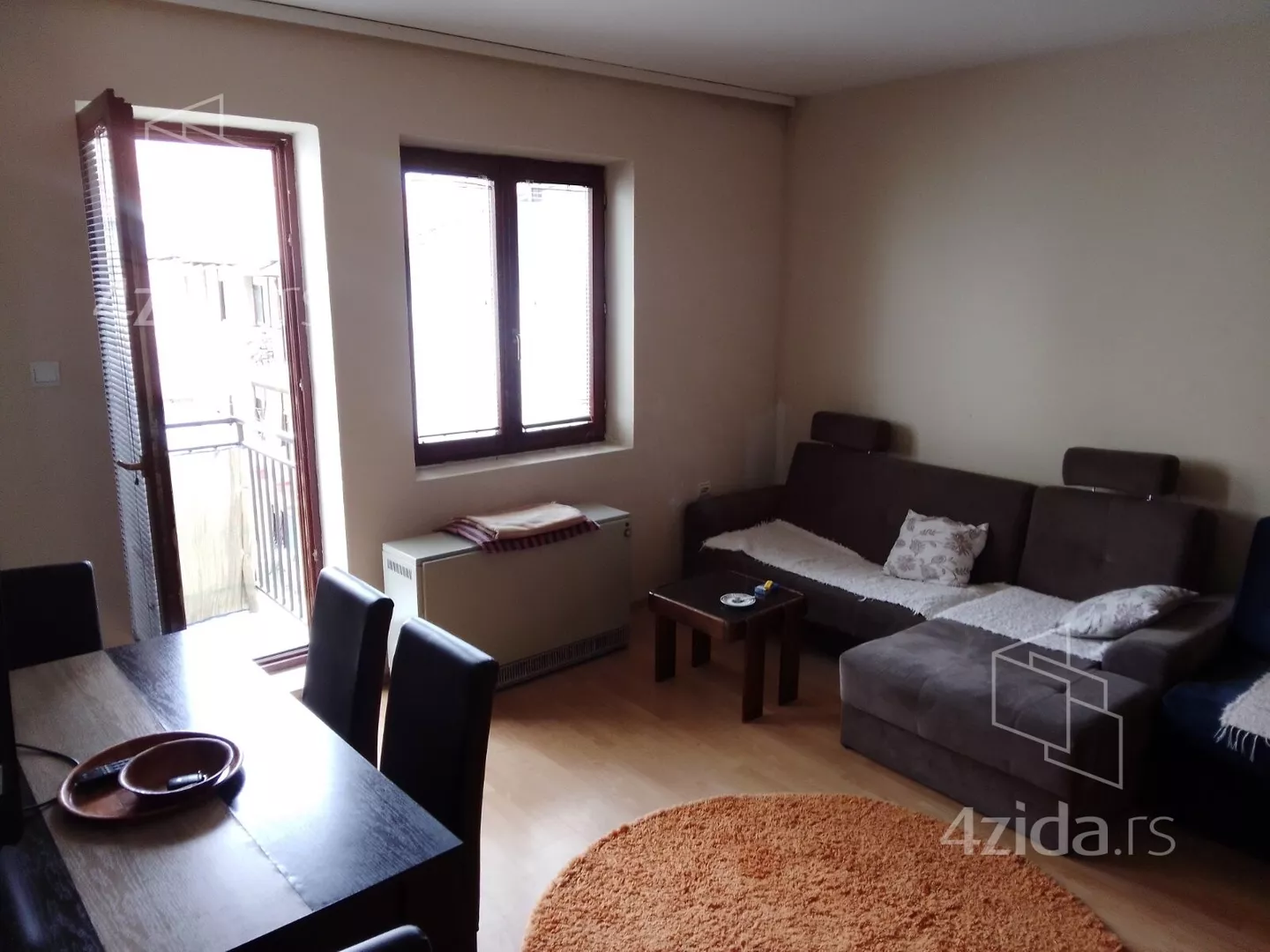 Dvoiposoban stan | 4zida