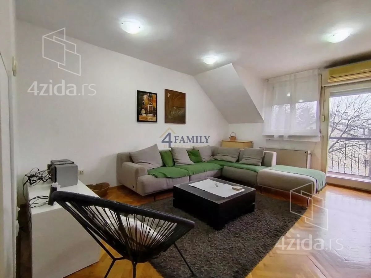 Dvoiposoban stan | 4zida