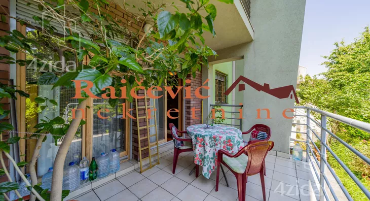 Petosoban stan | 4zida