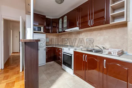 Svetosavska | 4zida.rs