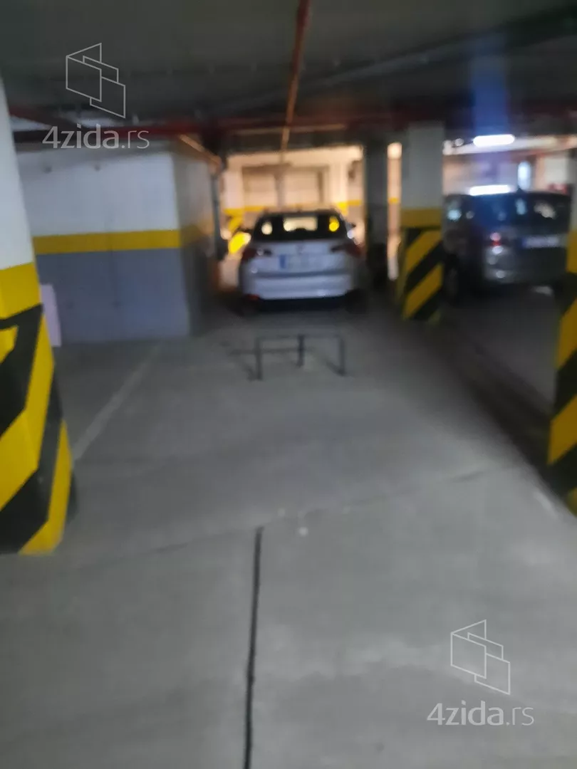 Parking | 4zida
